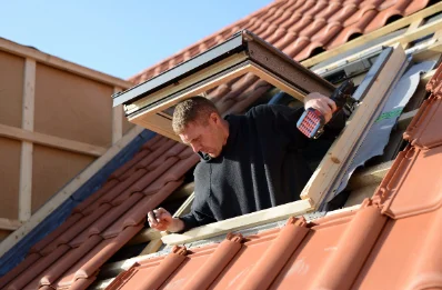 Pose de fenêtres de toit Velux à Lugan